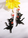 ARETES DE GATITOS CON COPAS DE VINO